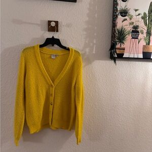 Like new knit cardigan sweater